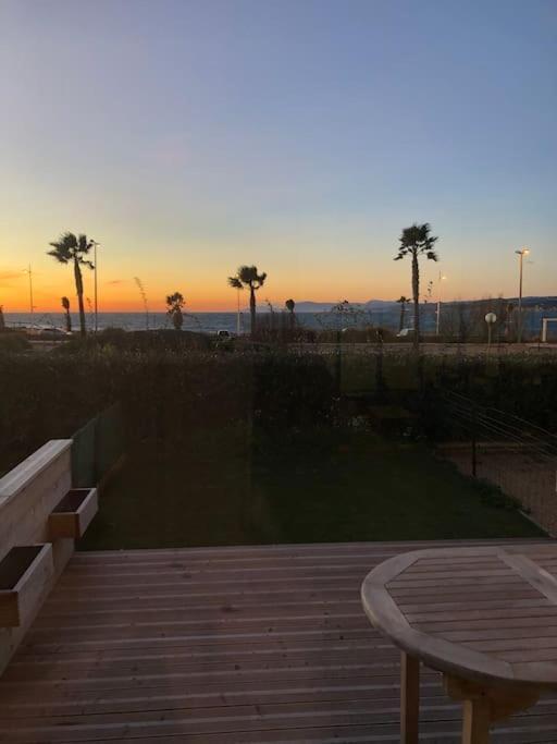 Petite Endroit Splendide. Apartment Six-Fours-les-Plages Ngoại thất bức ảnh